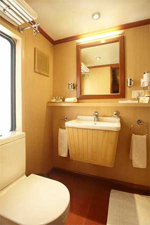 Maharajs Express deluxe Cabin booking