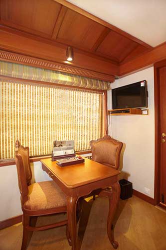 Maharajs Express Junior suite cabin price