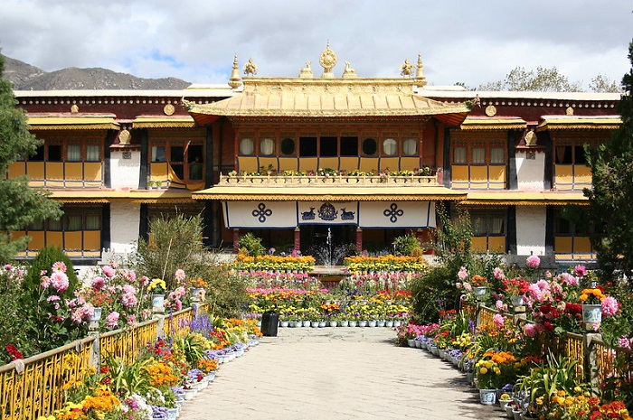 Norbulingka Tibet