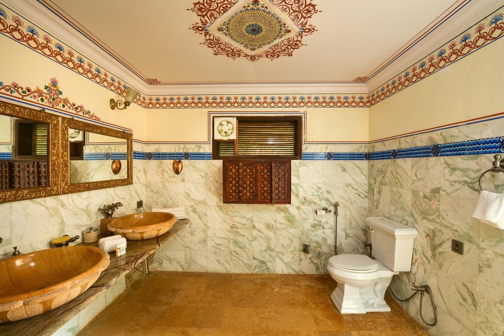 Syna Tiger Resort Bandhavgarh Suite Bathroom