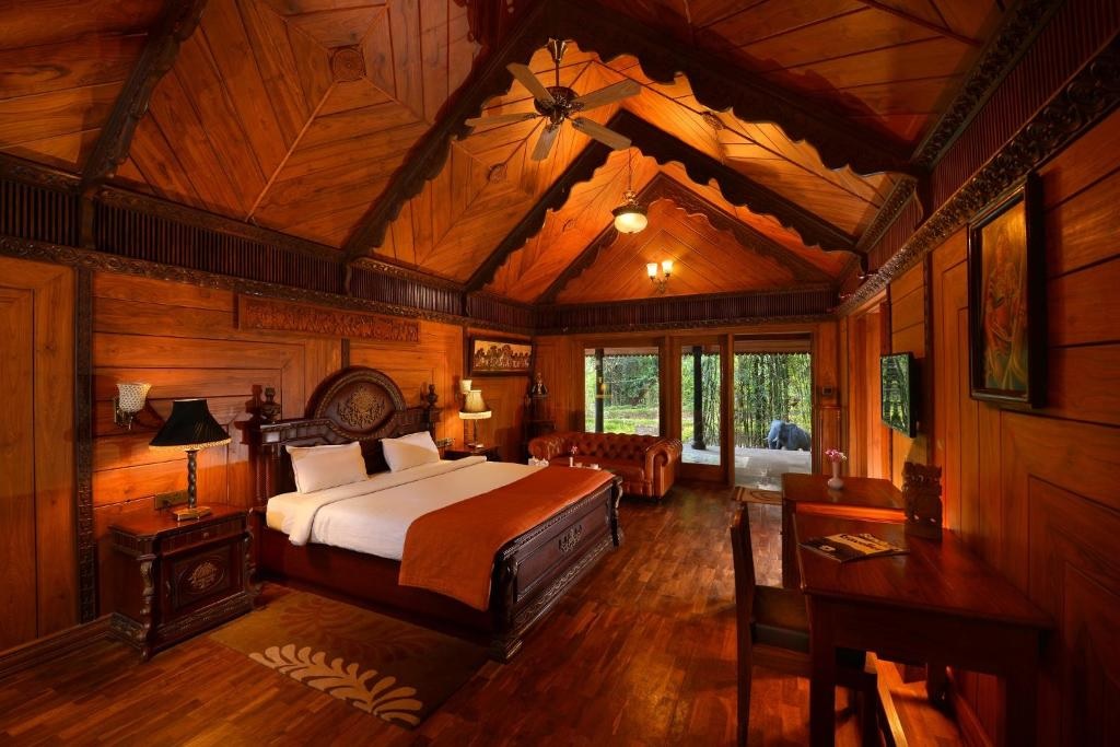 Syna Tiger Resort Bandhavgarh Theme Based Cottage Room
