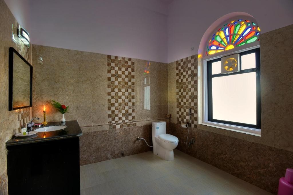 Ranthambore Heritage Haveli Deluxe Bathroom