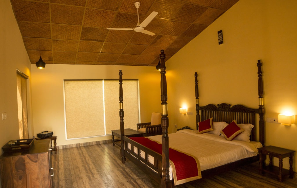 Tiger Inn Comfort Resort Luxury Bedroom1