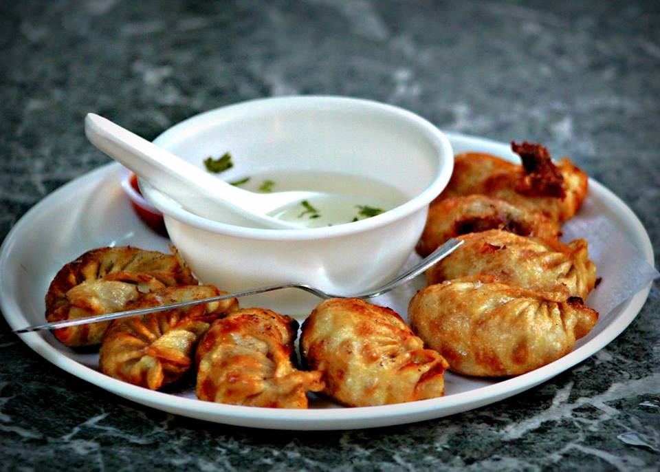10 Places to Eat Best Momos in Delhi : Chocolate, Steamed, Fried