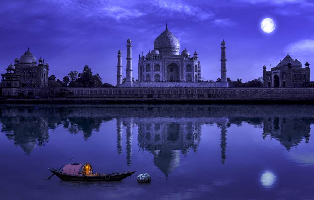 Why Visit Taj Mahal at Full Moon Night?